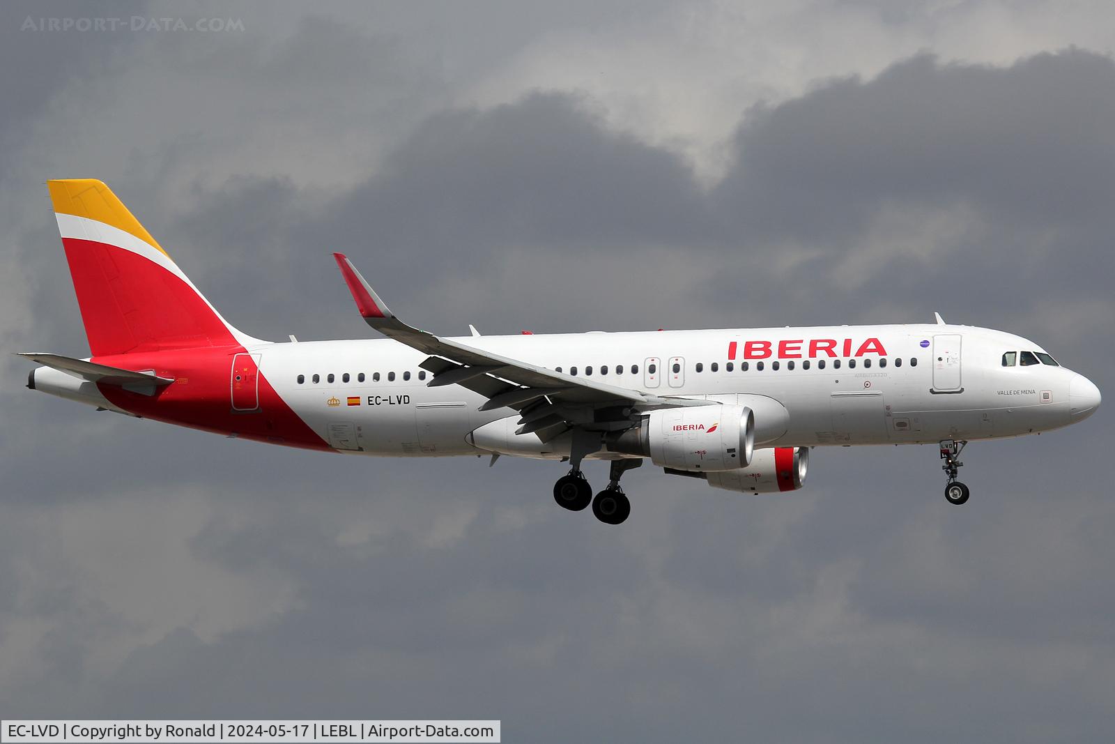 EC-LVD, 2013 Airbus A320-216 C/N 5570, at bcn
