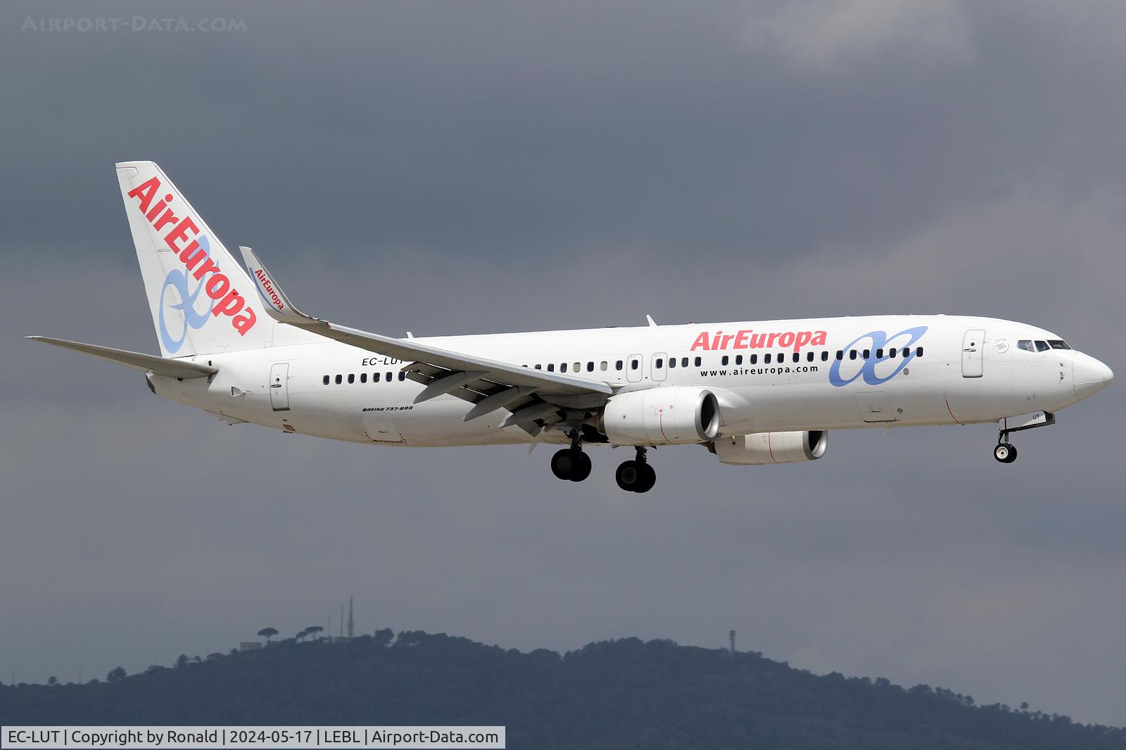 EC-LUT, 2013 Boeing 737-85P C/N 36592, at bcn