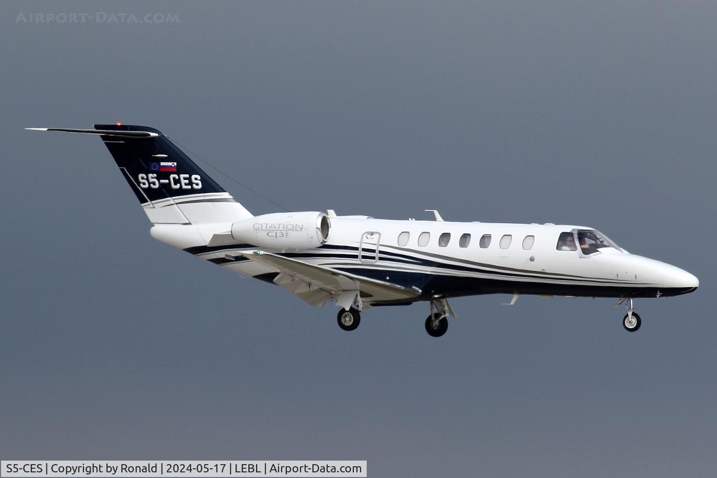 S5-CES, Cessna 525B CitationJet CJ3 C/N unknown, at bcn