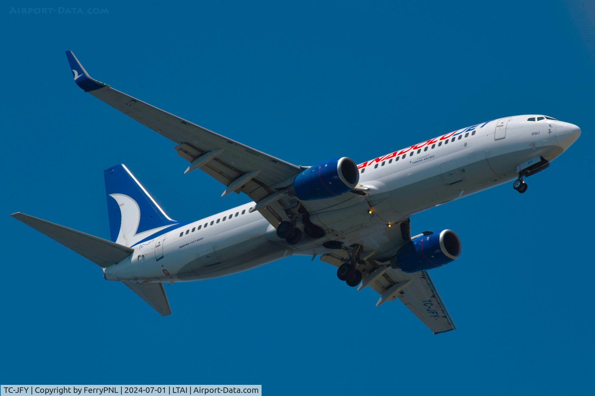 TC-JFY, 2000 Boeing 737-8F2 C/N 29783/497, Anadolu B738