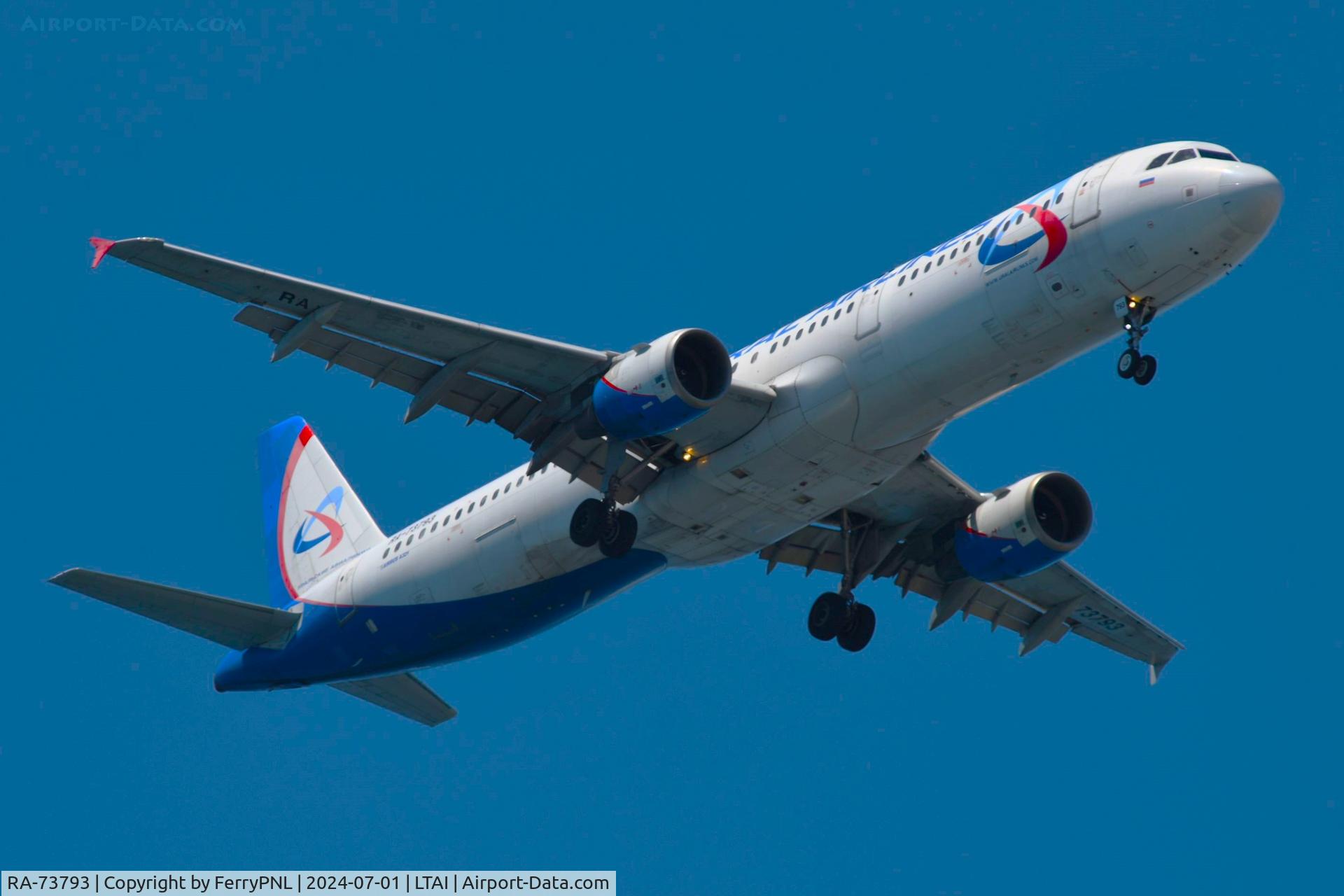 RA-73793, 2003 Airbus A321-211 C/N 1905, Ural A321 landing