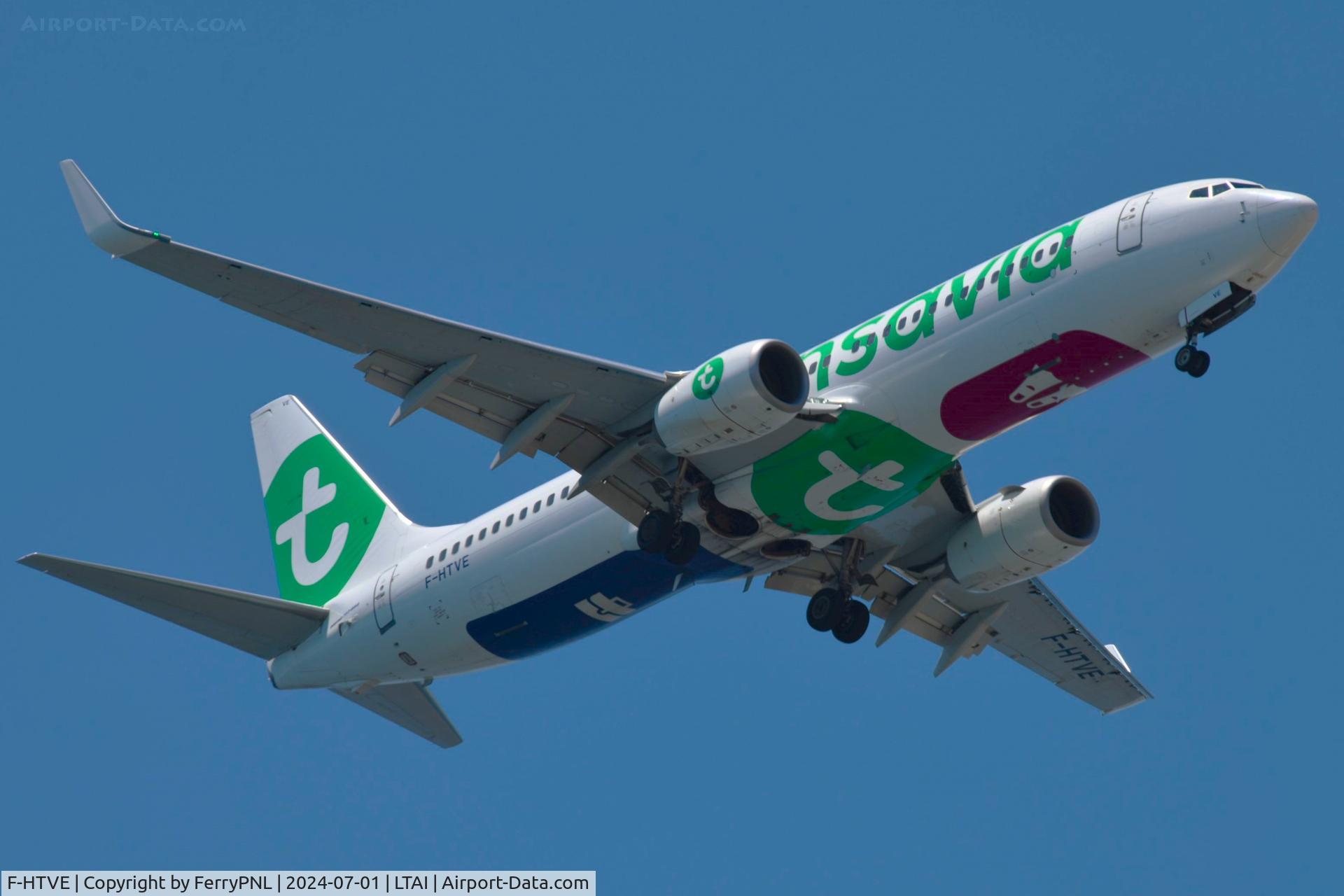 F-HTVE, 2017 Boeing 737-8KT C/N 62155, Transavia France B738 floating in