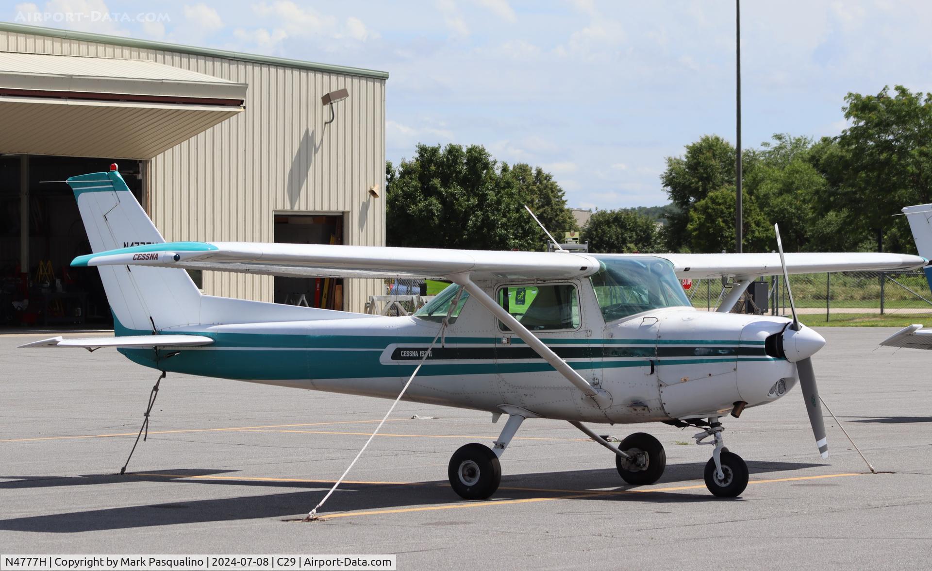 N4777H, 1979 Cessna 152 C/N 15283978, Cessna 152