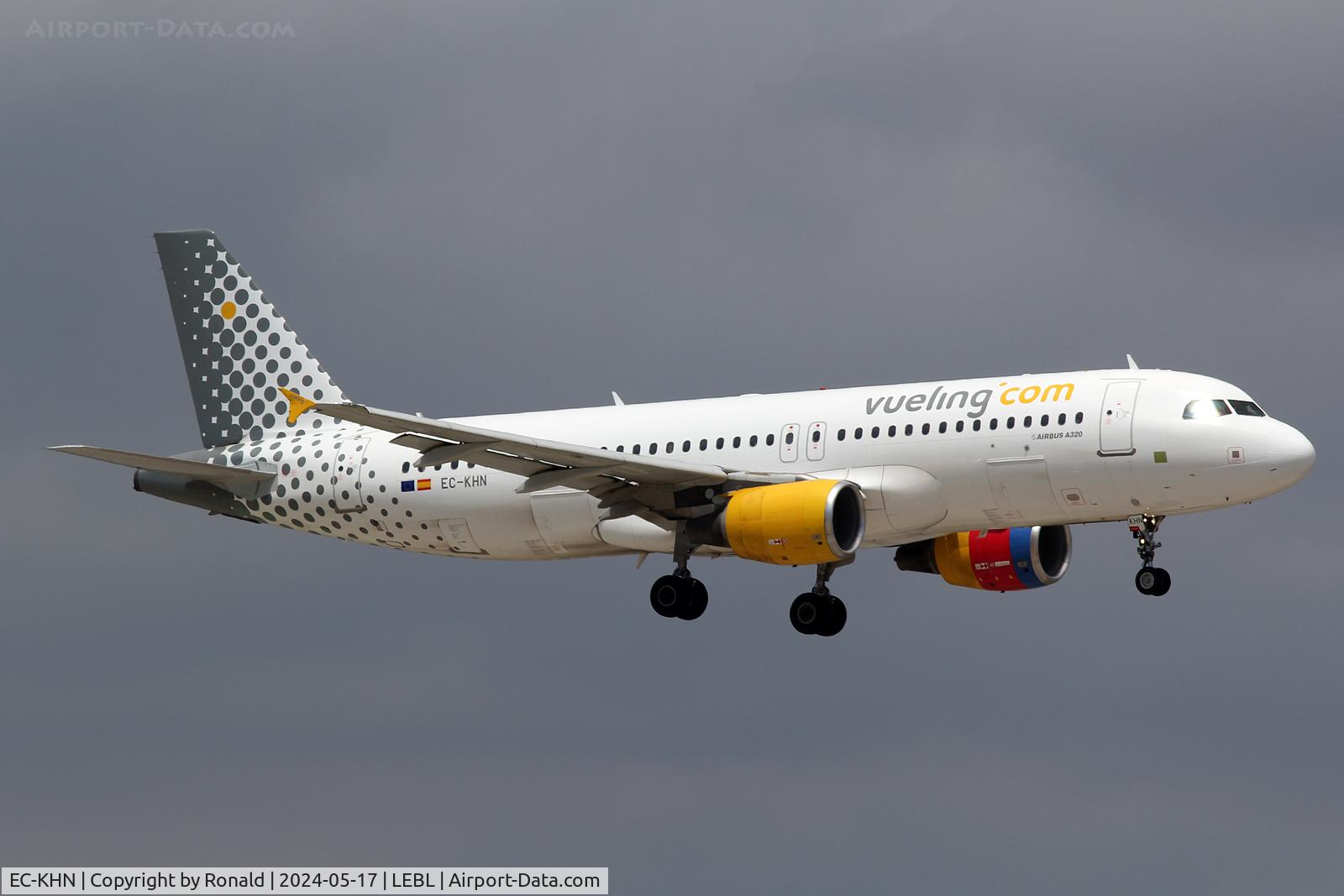 EC-KHN, 2007 Airbus A320-216 C/N 3203, at bcn