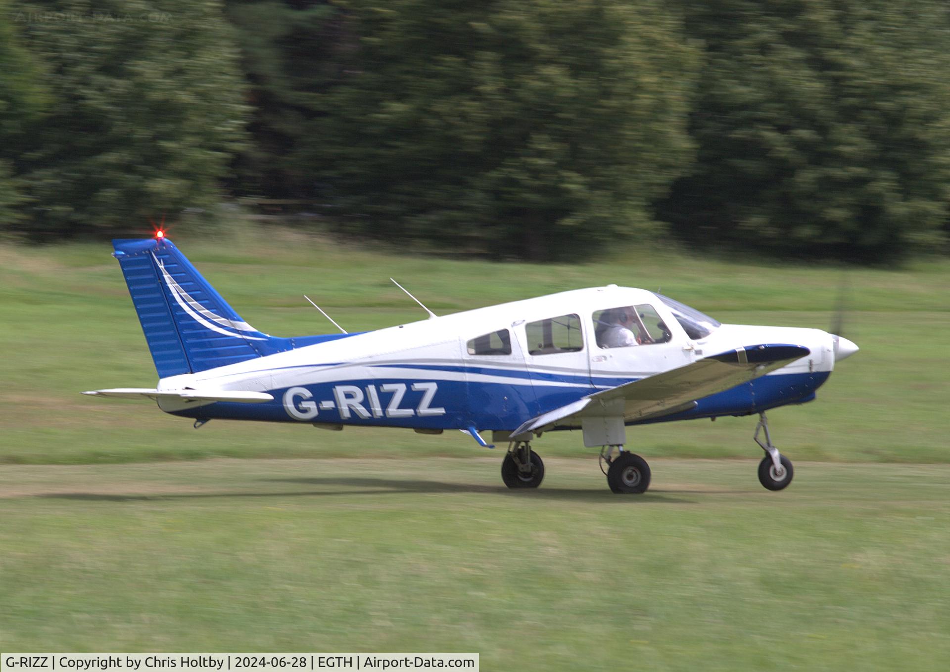 G-RIZZ, 1978 Piper PA-28-161 Cherokee Warrior II C/N 28-7816494, Taking off from Old Warden, Beds.