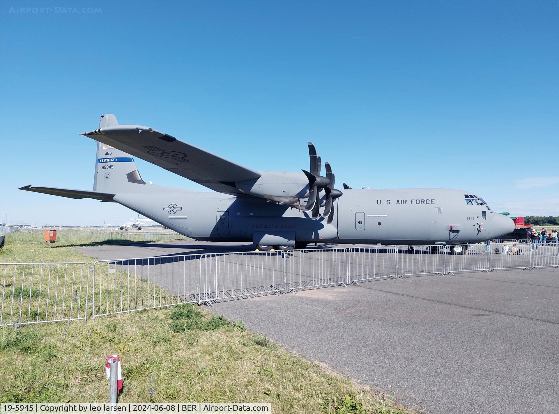 19-5945, 2022 Lockheed Martin C-130J-30 Super Hercules C/N 5945, Berlin ILA 8.6.2024