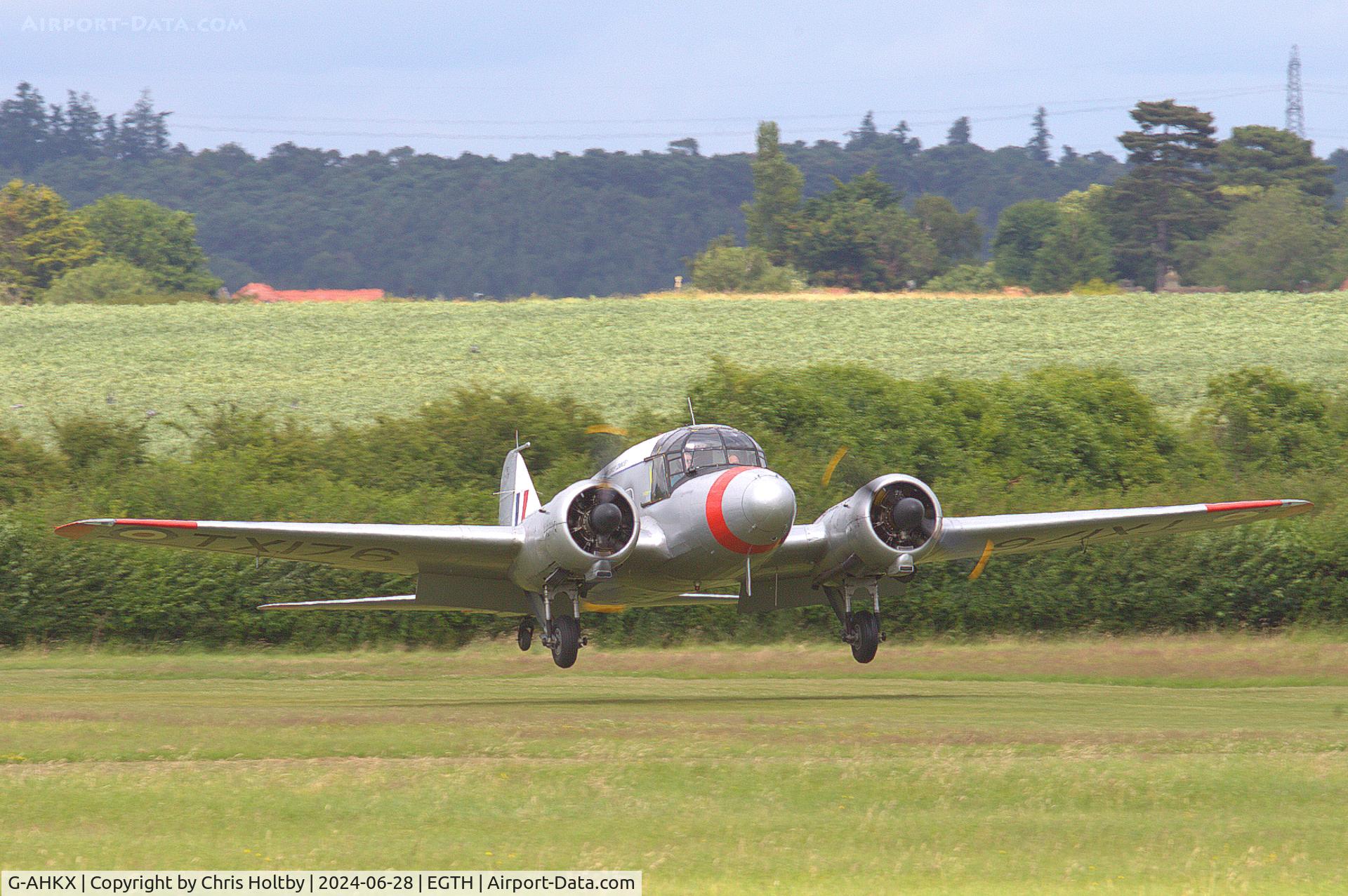 G-AHKX, 1946 Avro 652A Anson C.19 Series 2 C/N 1333, Landing at Old Warden