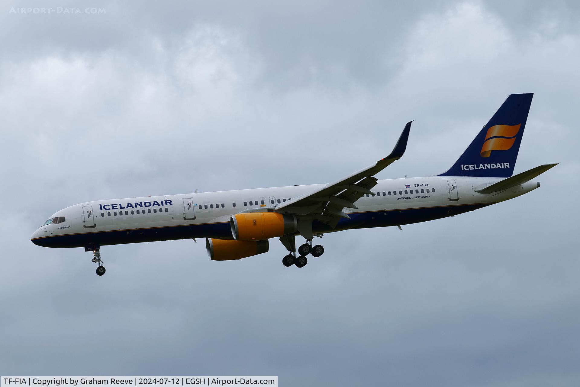 TF-FIA, 2000 Boeing 757-256 C/N 29310, Landing at Norwich.