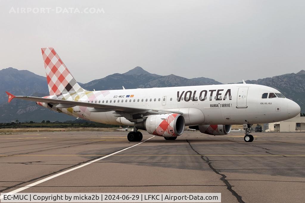 EC-MUC, 2004 Airbus A319-111 C/N 2122, Taxiing