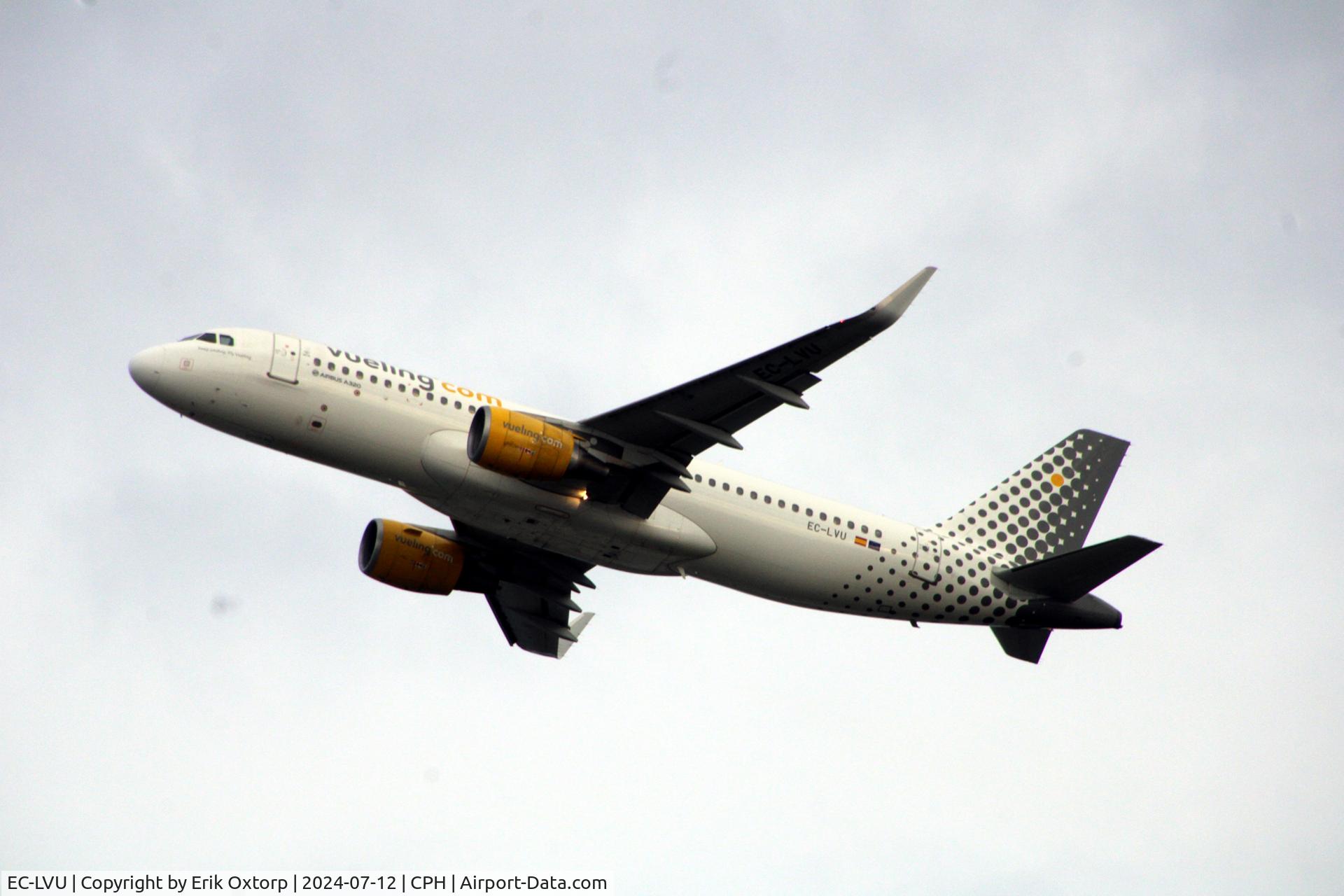 EC-LVU, 2013 Airbus A320-214 C/N 5616, EC-LVU taking off rw 04R