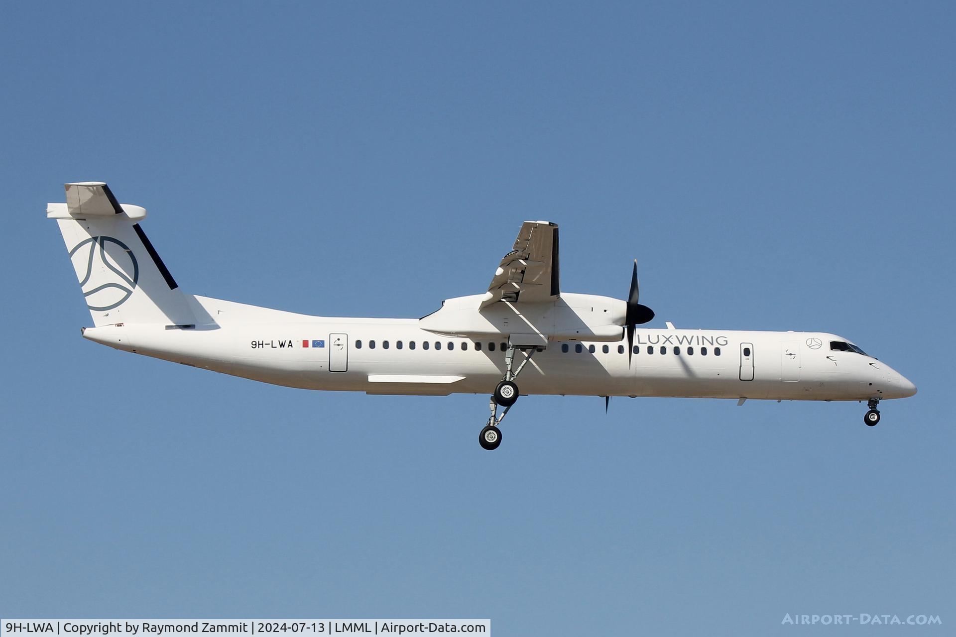9H-LWA, De-Havilland Canada Dash 8-400 C/N 4088, Bombardier DHC-8 Dash 8 9H-LWA Luxwing