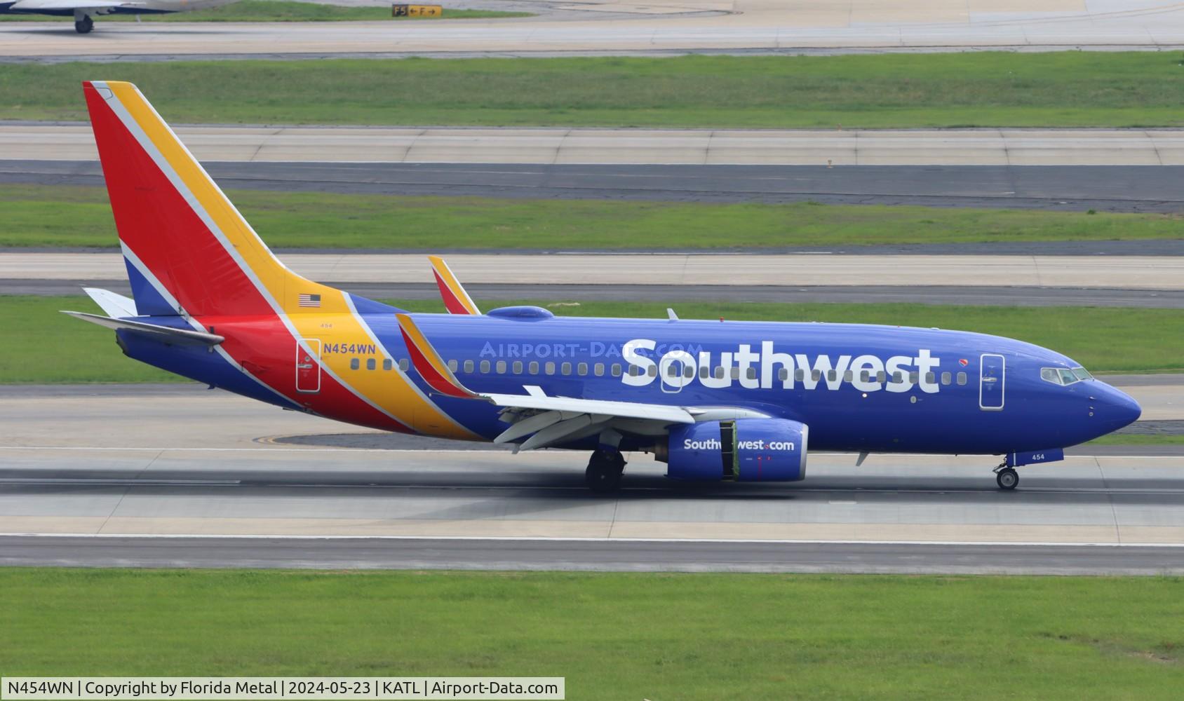 N454WN, 2004 Boeing 737-7H4 C/N 29851, SWA 737 zx OMA-ATL