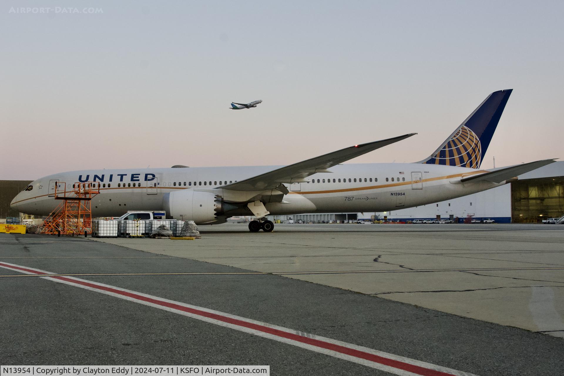 N13954, 2015 Boeing 787-9 Dreamliner C/N 36405, SFO 2024.