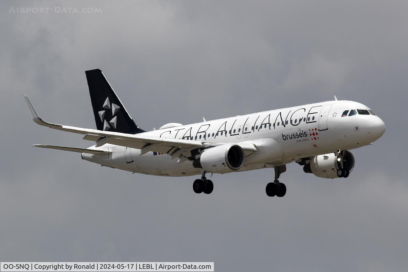OO-SNQ, 2013 Airbus A320-214 C/N 5658, at bcn
