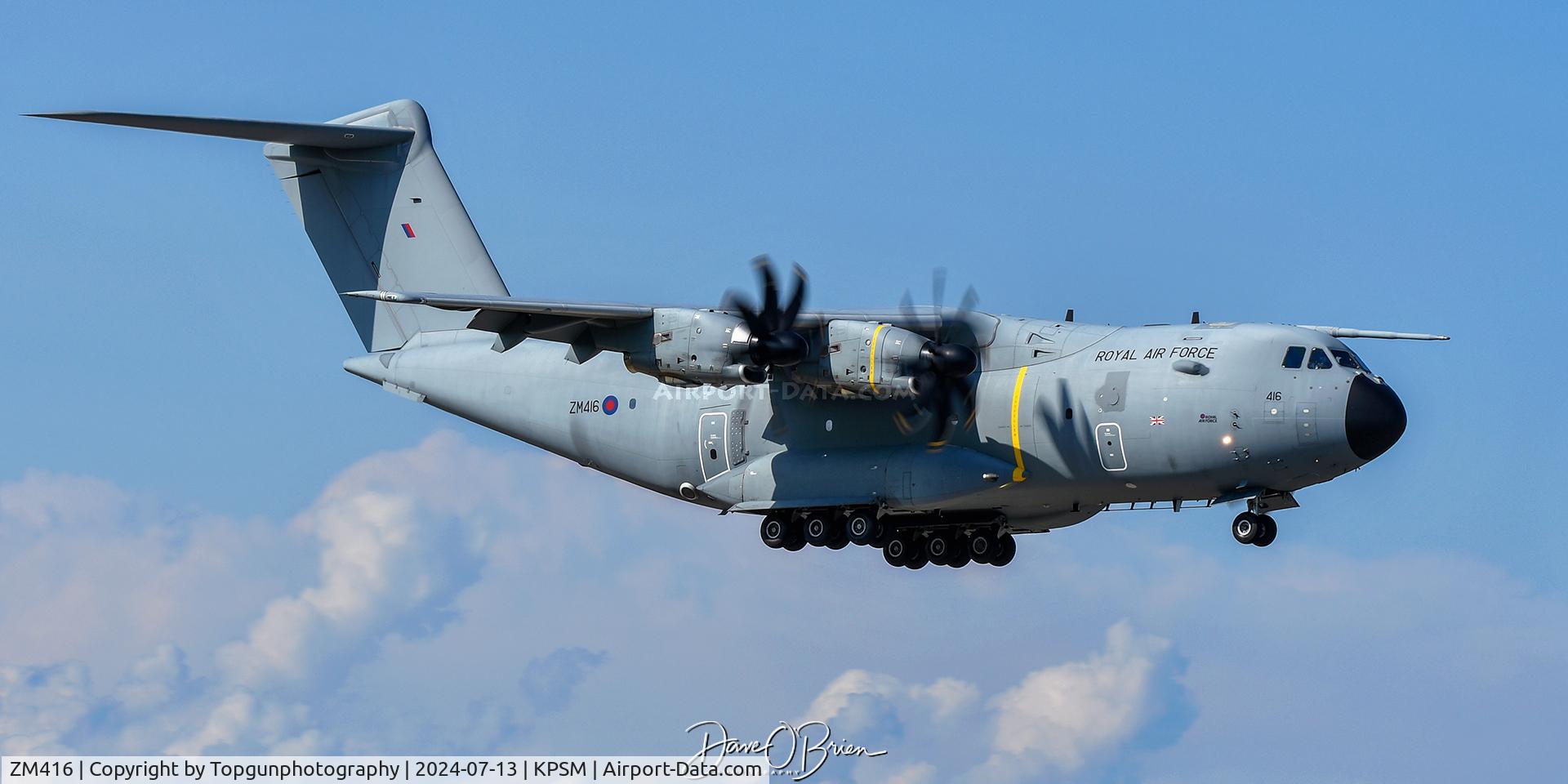 ZM416, 2017 Airbus A400M Atlas C.1 C/N 058, ASCOT4134 drops in for RW16