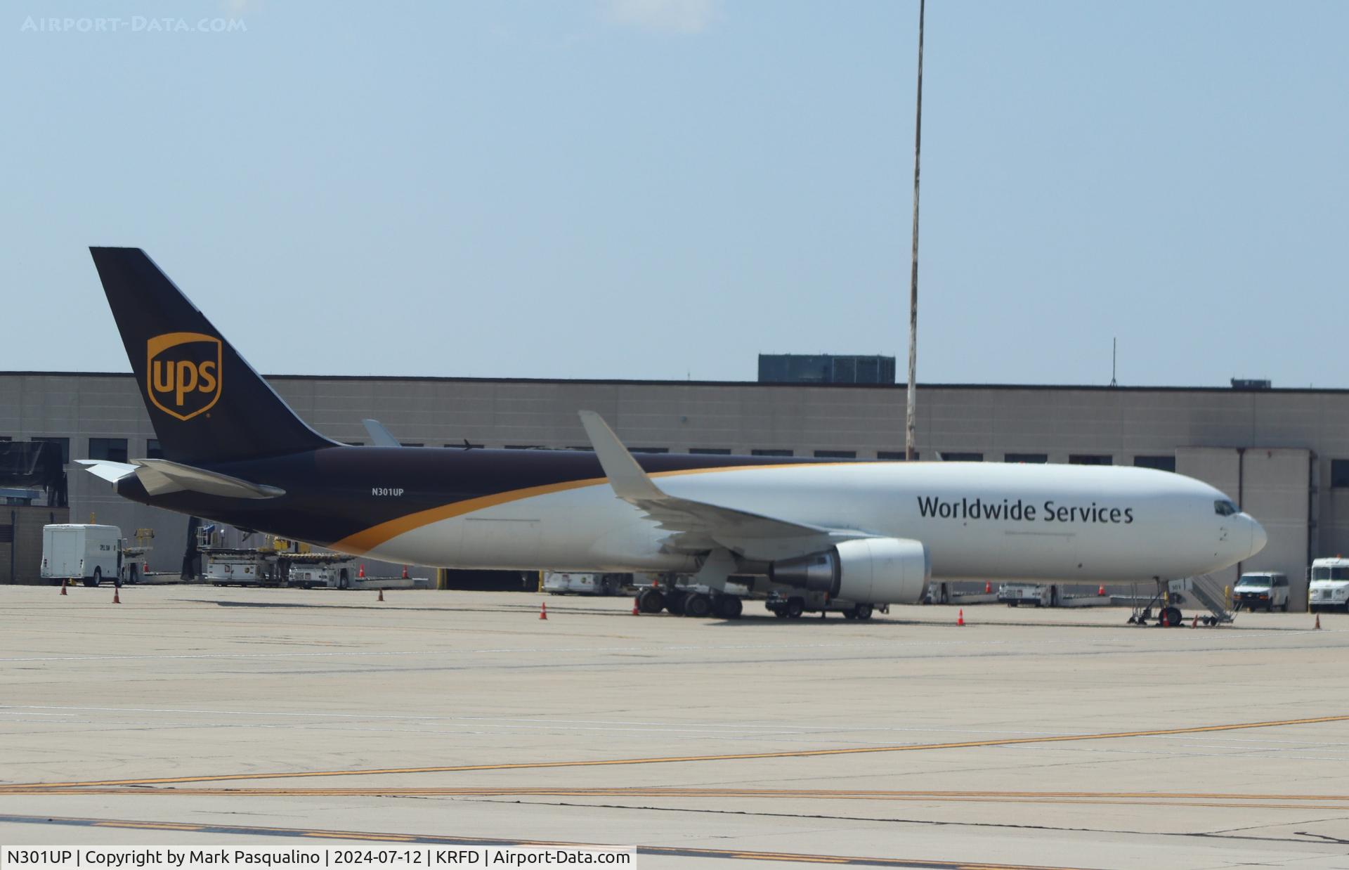 N301UP, 1995 Boeing 767-34AFER C/N 27239, Boeing 767-34(AF)