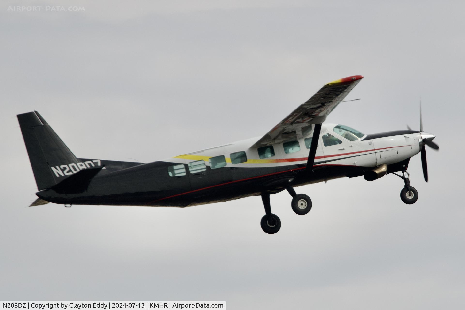 N208DZ, 1998 Cessna 208B  Caravan C/N 208B0717, Parachute plane departing with the jumpers, airshow opening. Capital airshow Mather airport in California 2024.