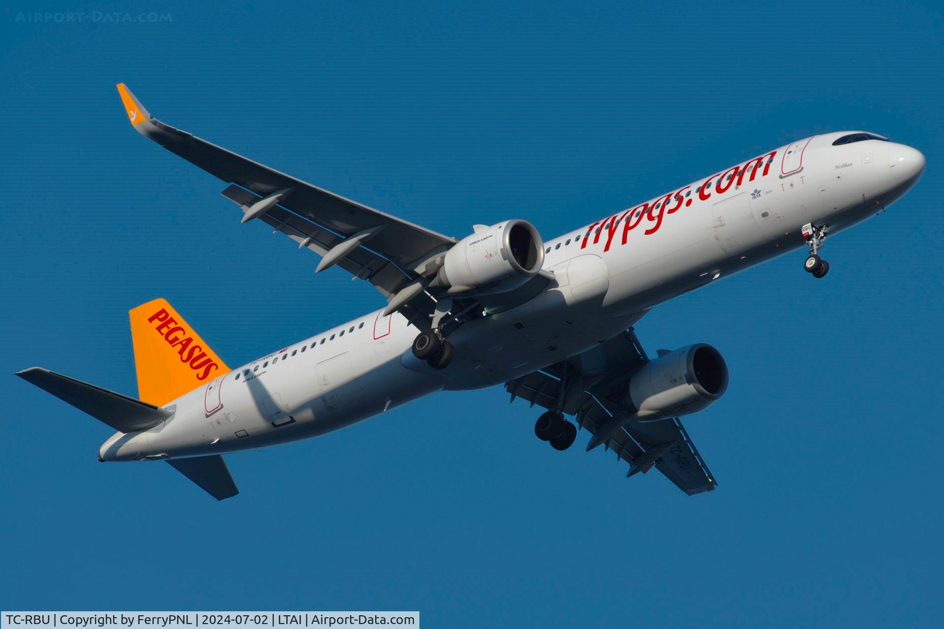 TC-RBU, 2022 Airbus A321-251NX C/N 10917, Pegasus A321N arriving