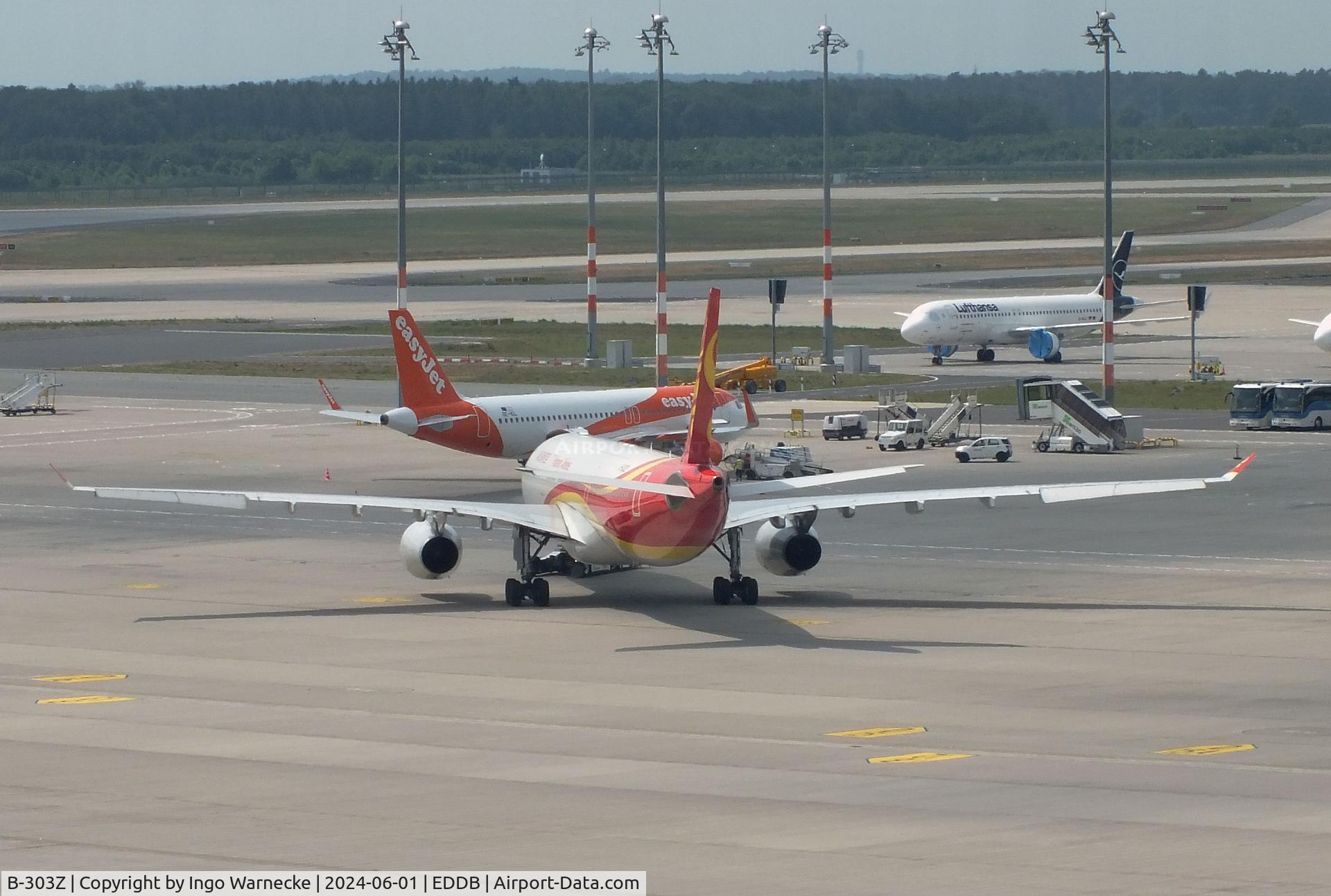 B-303Z, 2018 Airbus A330-343 C/N 1898, Airbus A330-343 of Hainan Airlines at Berlin Brandenburg airport