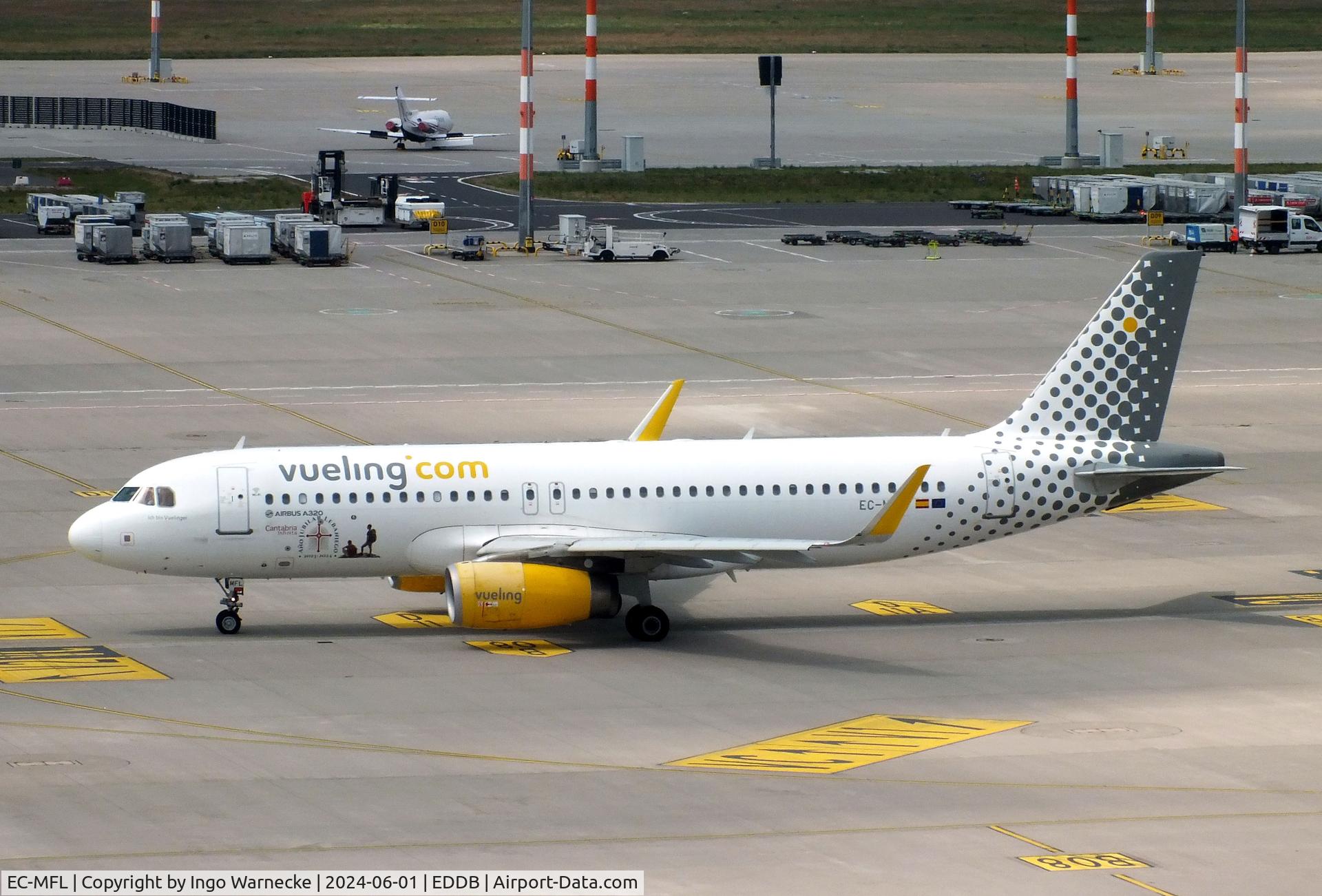 EC-MFL, 2015 Airbus A320-232 C/N 6557, Airbus A320-232 of Vueling at Berlin Brandenburg airport