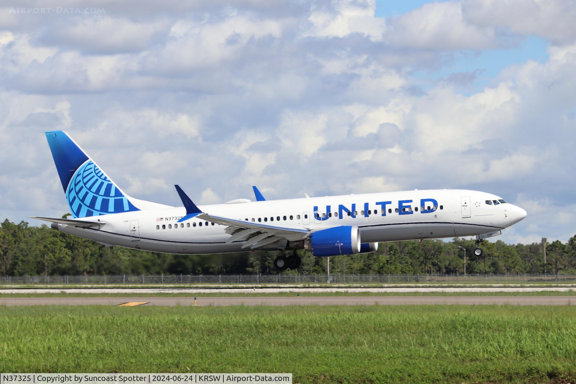 N37325, 2023 Boeing 737 Max 8 C/N 67573, United Flight 2337 arrives on Runway 6 at Southwest Florida International Airport following flight from Newark Liberty International Airport