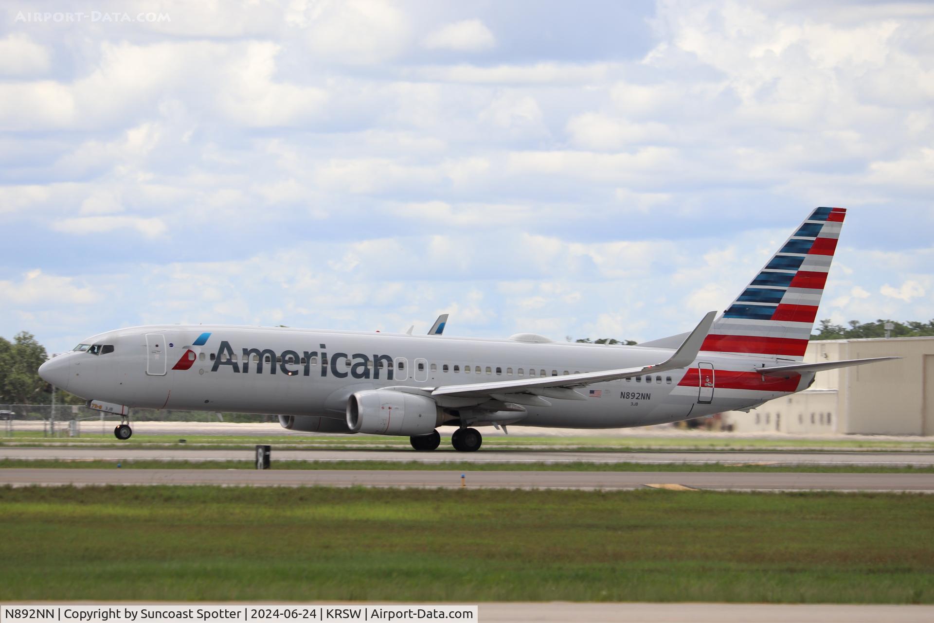 N892NN, 2012 Boeing 737-823 C/N 31145, American Flight 2742 departs Runway 24 at Southwest Florida International Airport enroute to Dallas-Fort Worth International Airport