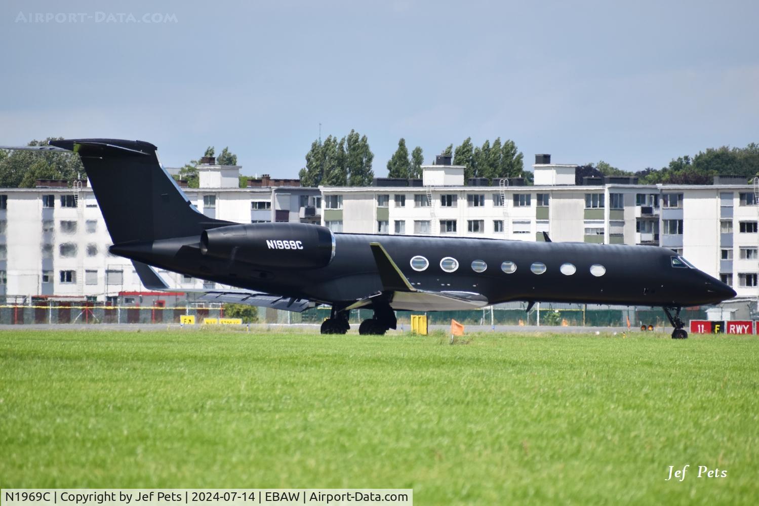N1969C, 2015 Gulfstream Aerospace GV-SP (G550) C/N 5510, At Antwerp Airport.