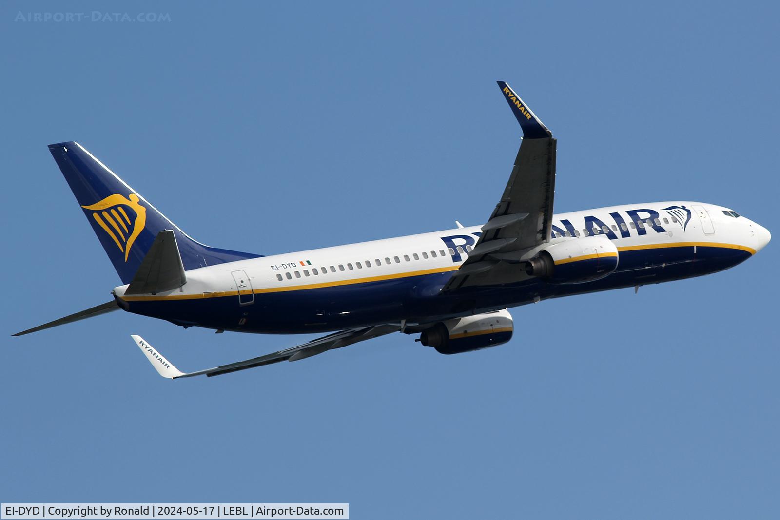 EI-DYD, 2008 Boeing 737-8AS C/N 33632, at bcn