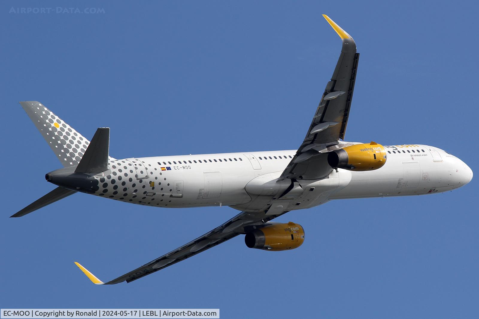 EC-MOO, 2016 Airbus A321-231 C/N 7471, at bcn