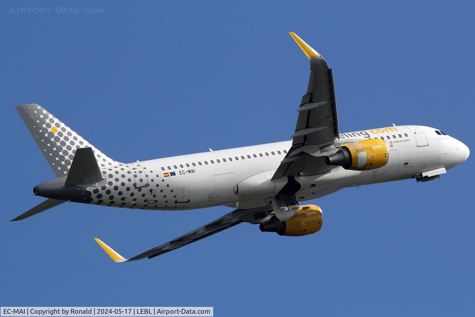 EC-MAI, 2014 Airbus A320-214 C/N 6045, at bcn