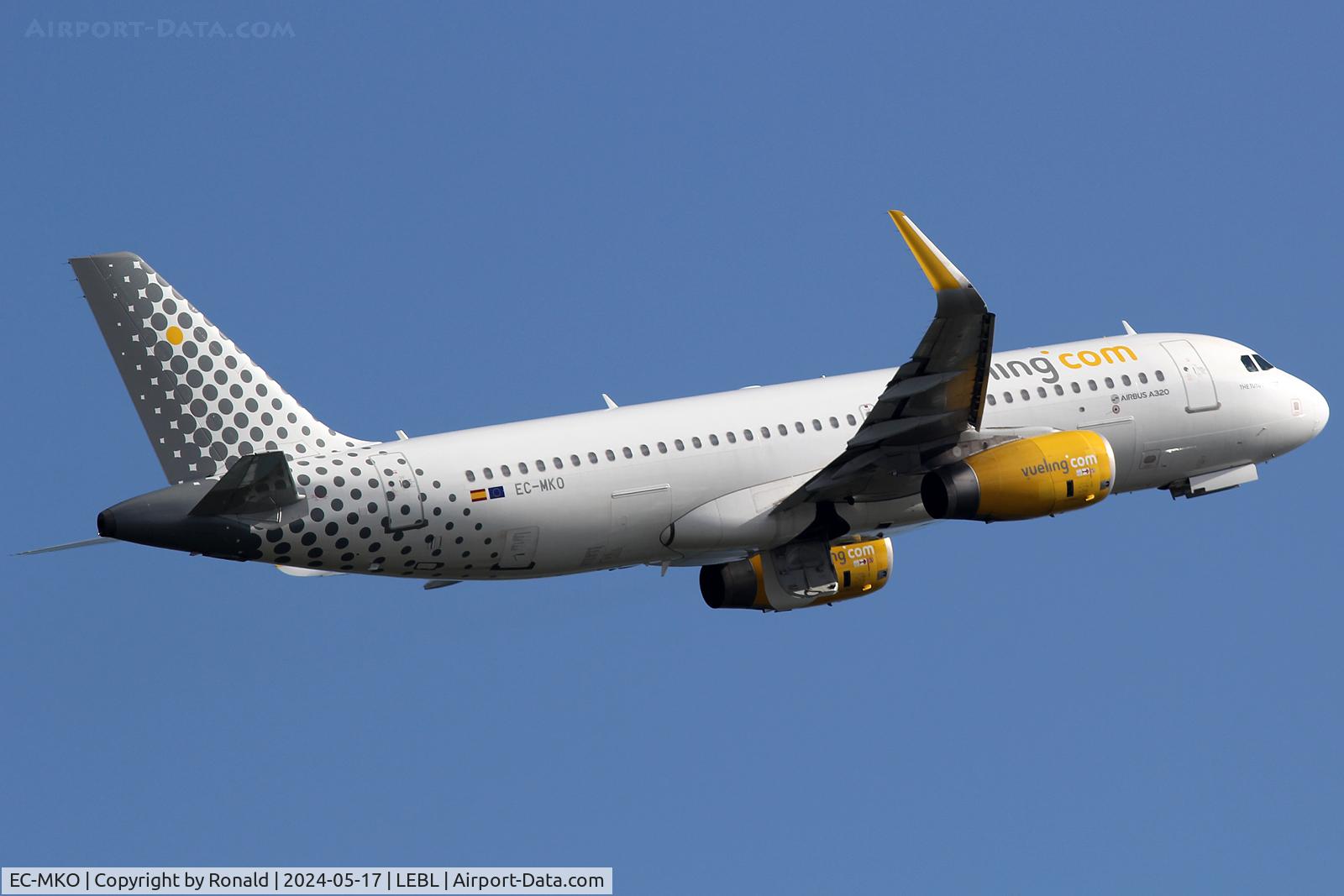 EC-MKO, 2016 Airbus A320-232 C/N 7028, at bcn