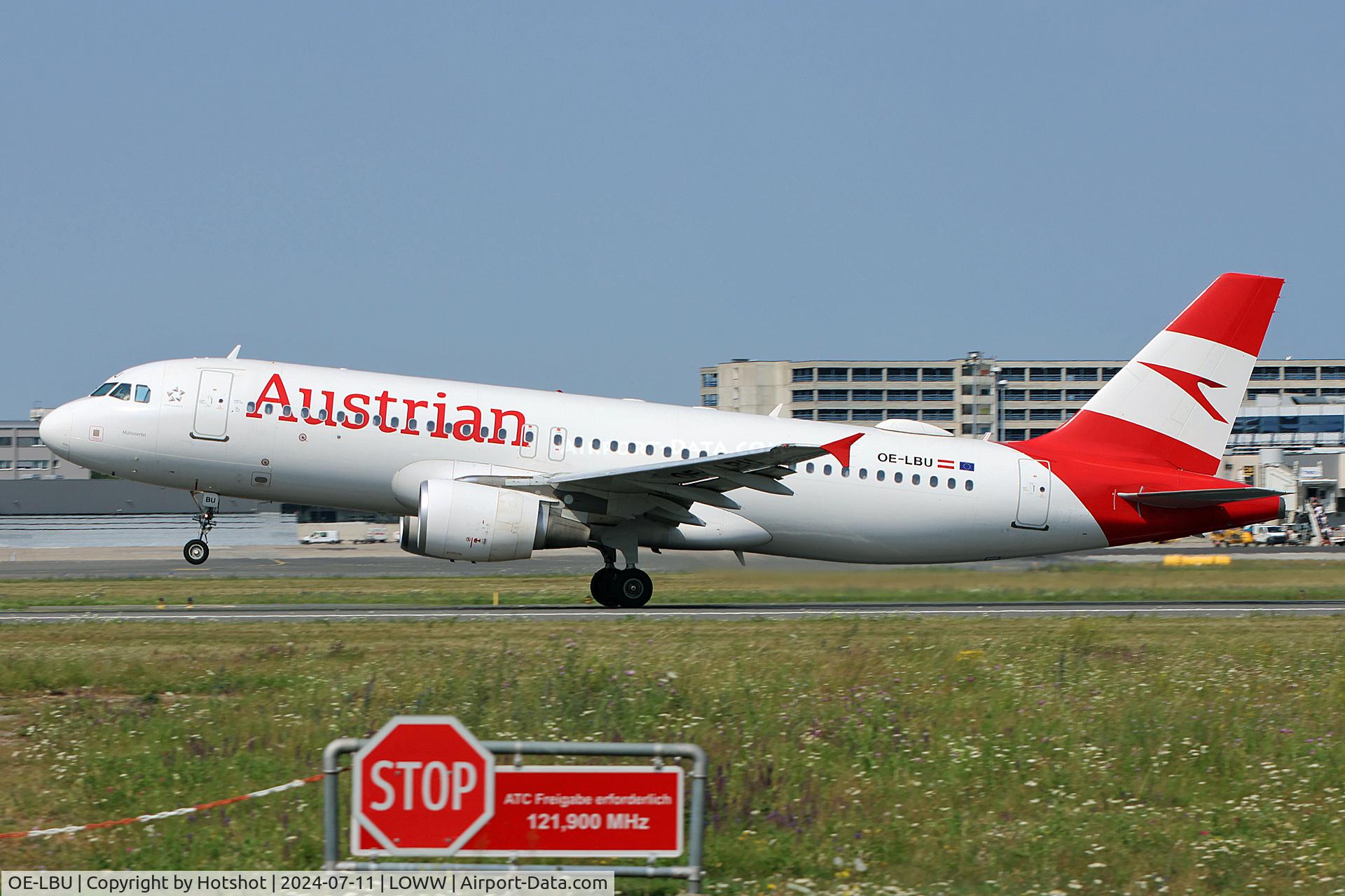 OE-LBU, 2001 Airbus A320-214 C/N 1478, Side view about to lift off