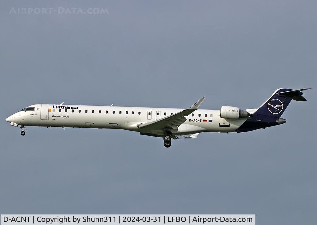 D-ACNT, 2011 Bombardier CRJ-900 NG (CL-600-2D24) C/N 15264, Landing rwy 14R