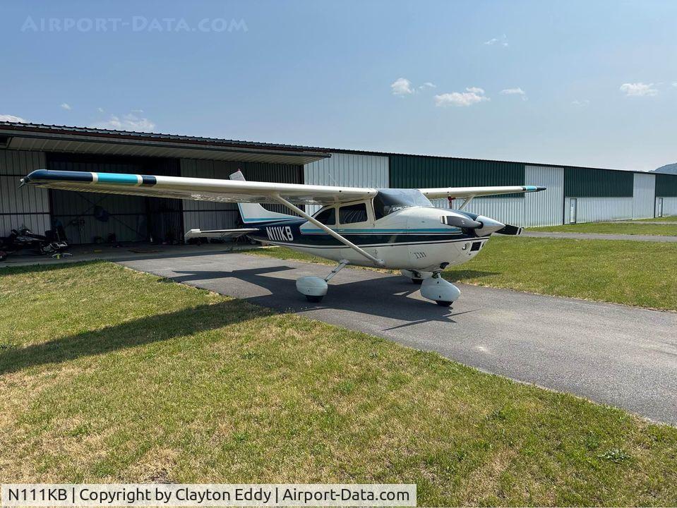 N111KB, 1972 Cessna 182P Skylane C/N 18261460, Not my pic.
