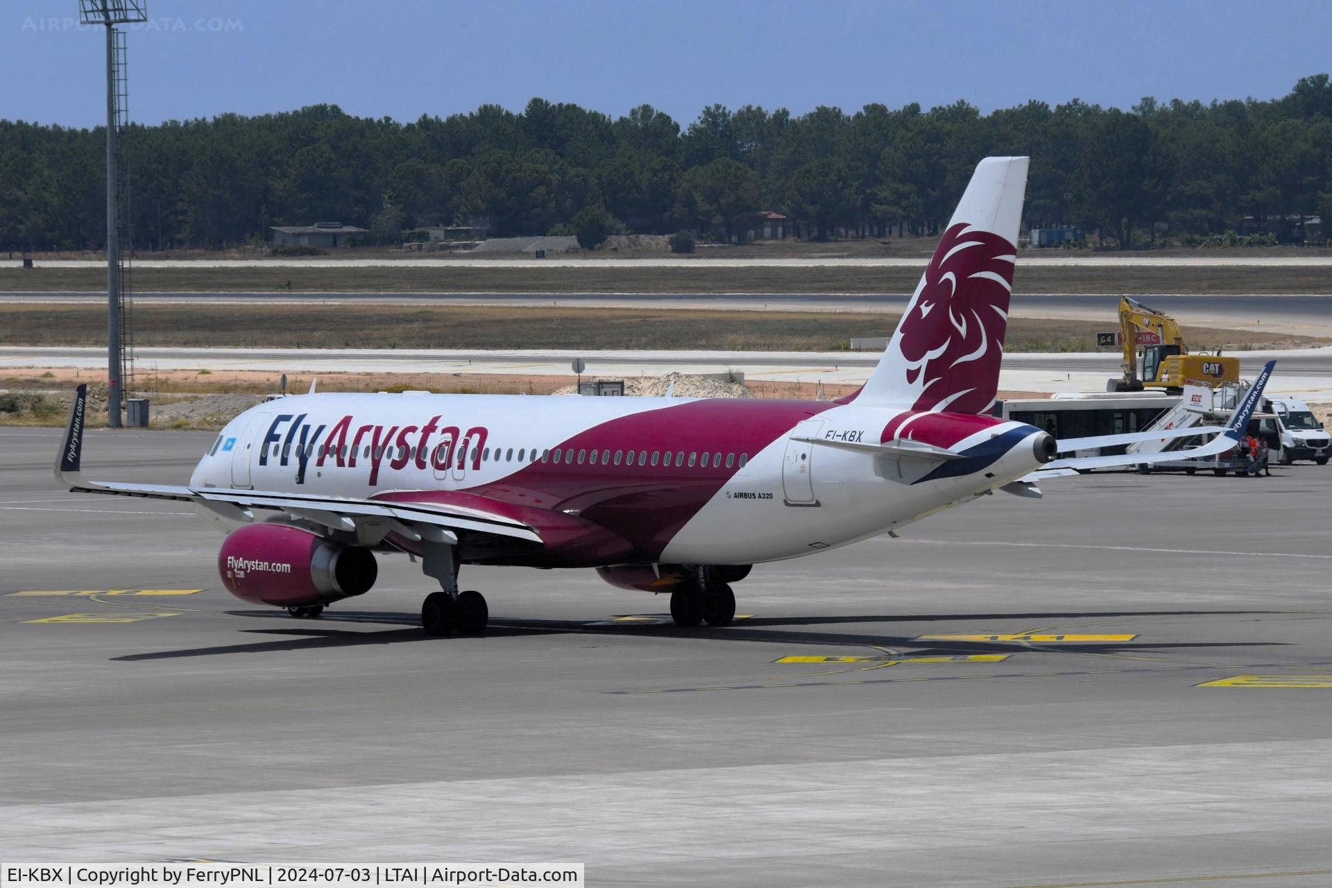 EI-KBX, 2015 Airbus A320-232(WL) C/N 6583, Flyarystan A320 taxying for departure