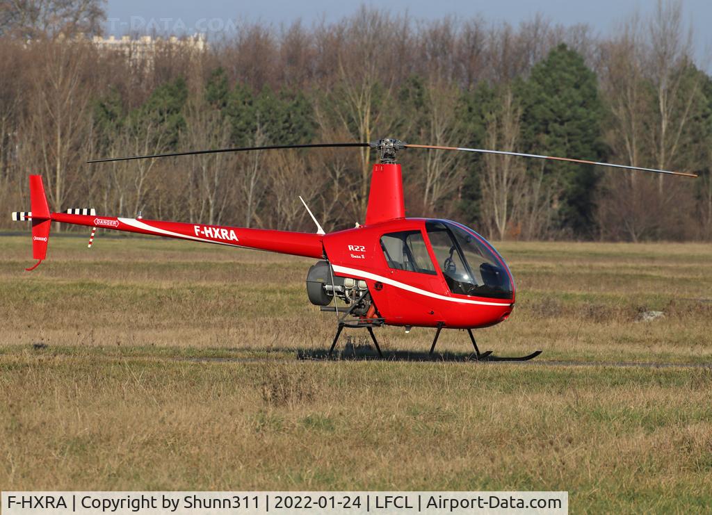 F-HXRA, Robinson R22 BETA C/N 3473, Parked and waiting a new flight...