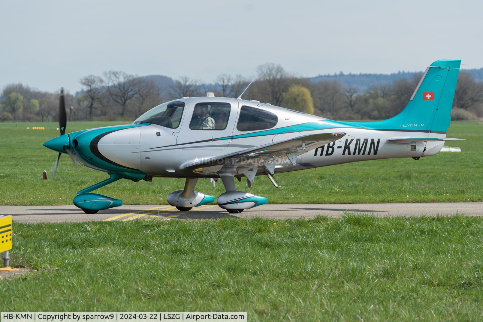 HB-KMN, 2015 Cirrus SR-22T GTS Platinum C/N 1083, At noon at Grenchen.
