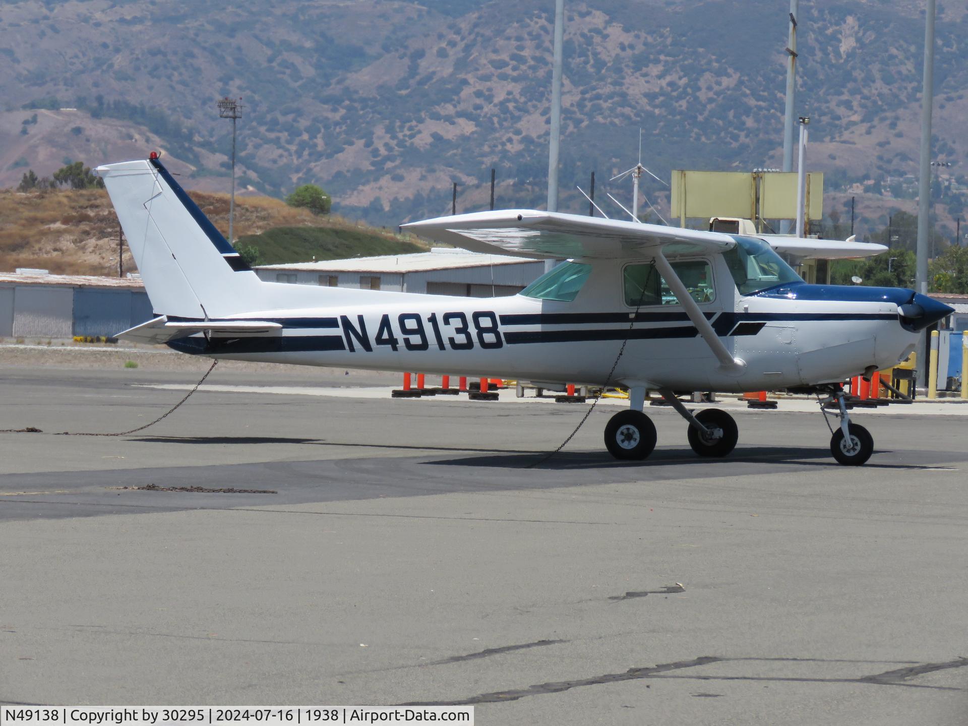 N49138, 1979 Cessna 152 C/N 15283430, Parked