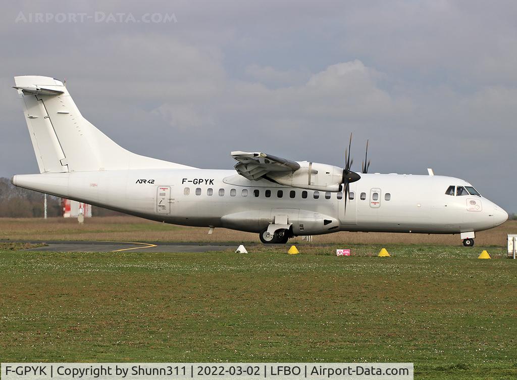 F-GPYK, 1997 ATR 42-500 C/N 537, Taxiing to the Terminal...