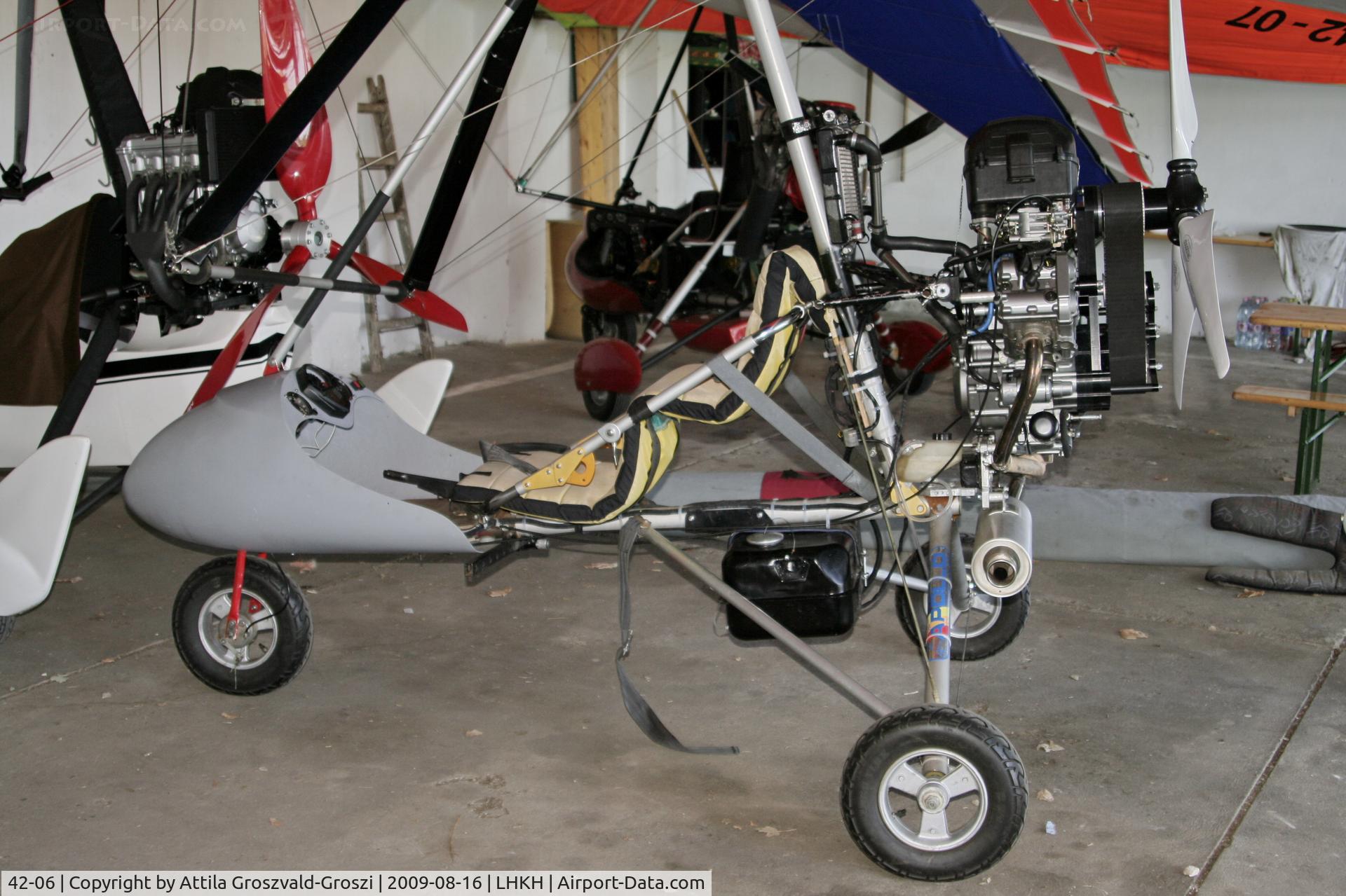 42-06, Halley Cosmos Chronos/Apollo Racer GT, LHKH - Kiskunfélegyháza Airport, Hungary