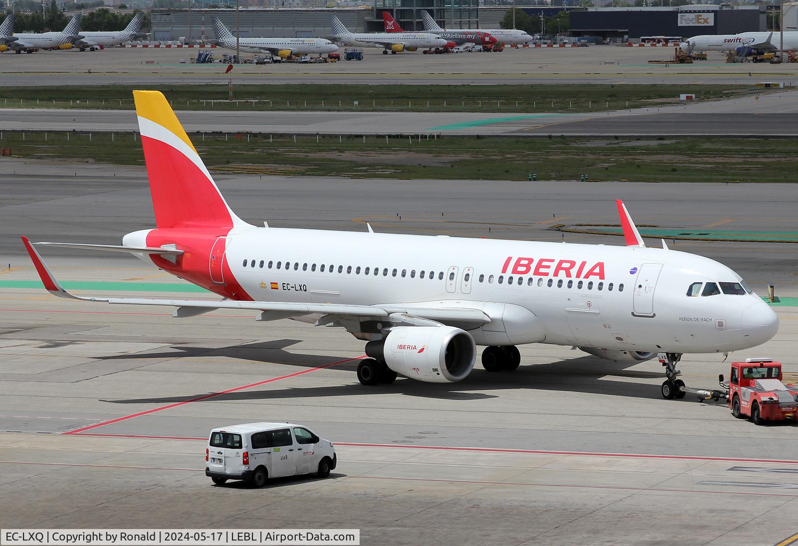 EC-LXQ, 2013 Airbus A320-216 C/N 5692, at bcn