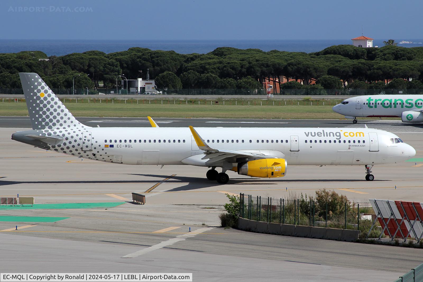 EC-MQL, 2017 Airbus A321-231 C/N 7621, at bcn
