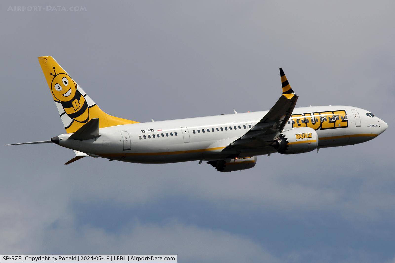 SP-RZF, 2021 Boeing 737-8-200 MAX C/N 62318, at bcn