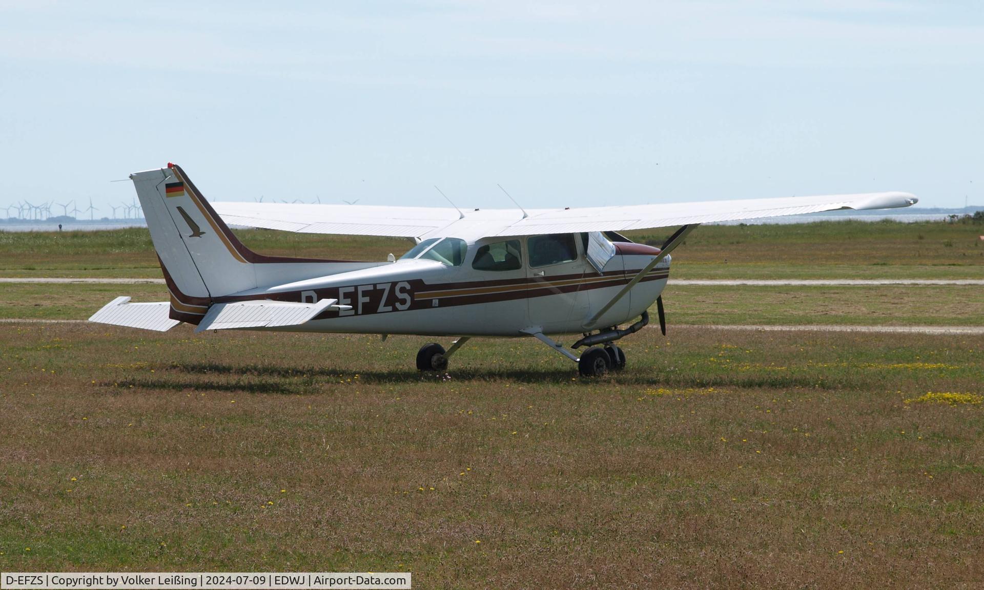 D-EFZS, 1982 Cessna 172P Skyhawk C/N 17275531, parking