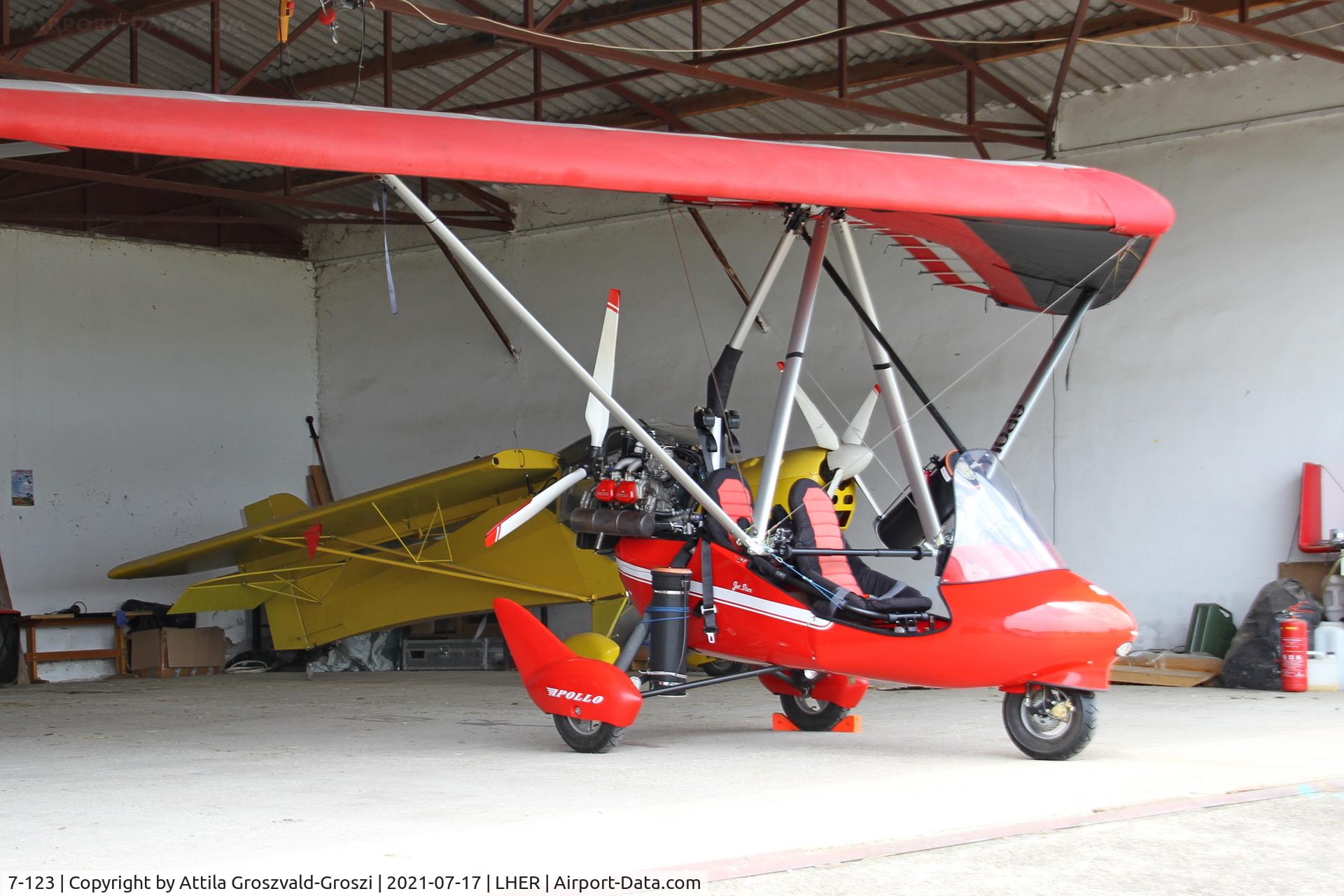 7-123, Halley Apollo/Jet Star, LHER - Eger, Apollo Airport, Hungary