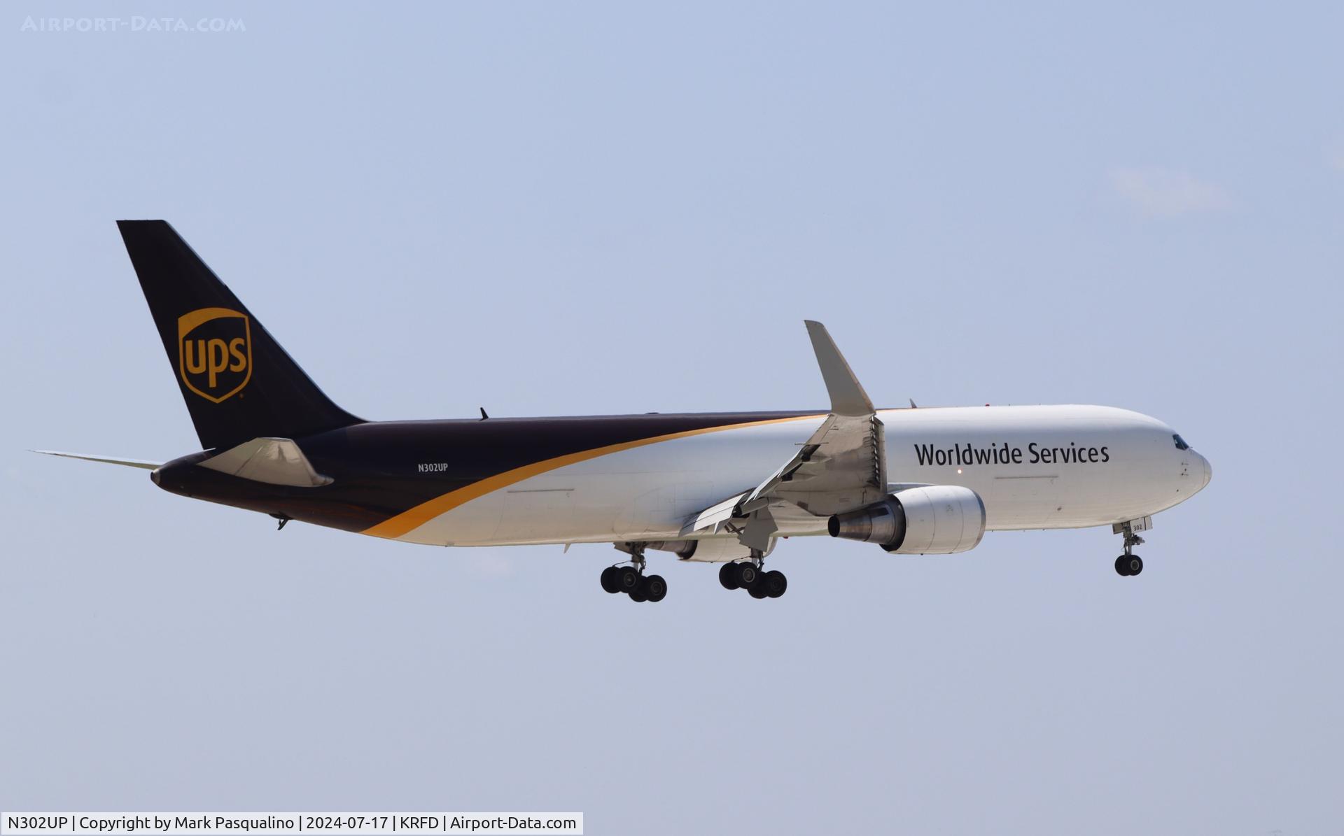 N302UP, 1995 Boeing 767-34AFR C/N 27240, Boeing 767-34AF