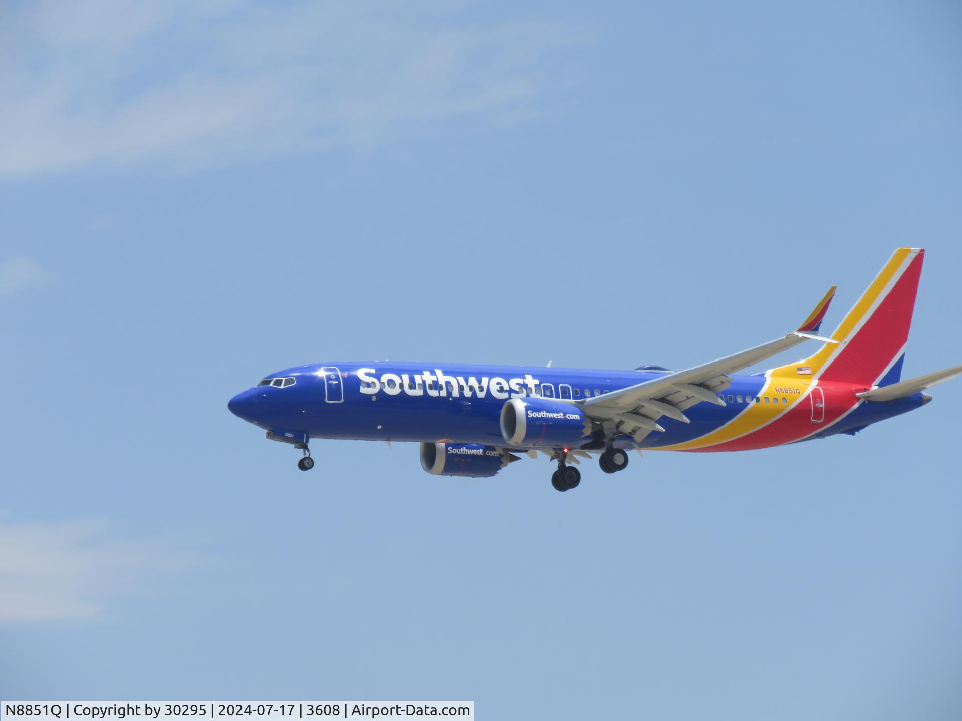 N8851Q, 2023 Boeing 737-8 MAX C/N 67825, Landing