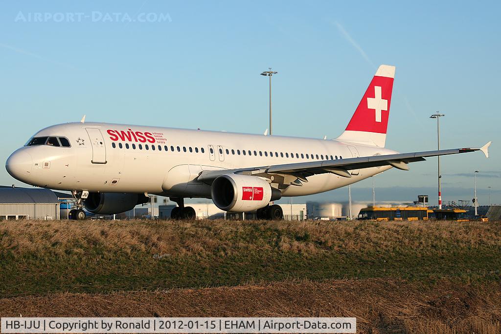 HB-IJU, 2003 Airbus A320-214 C/N 1951, at eham