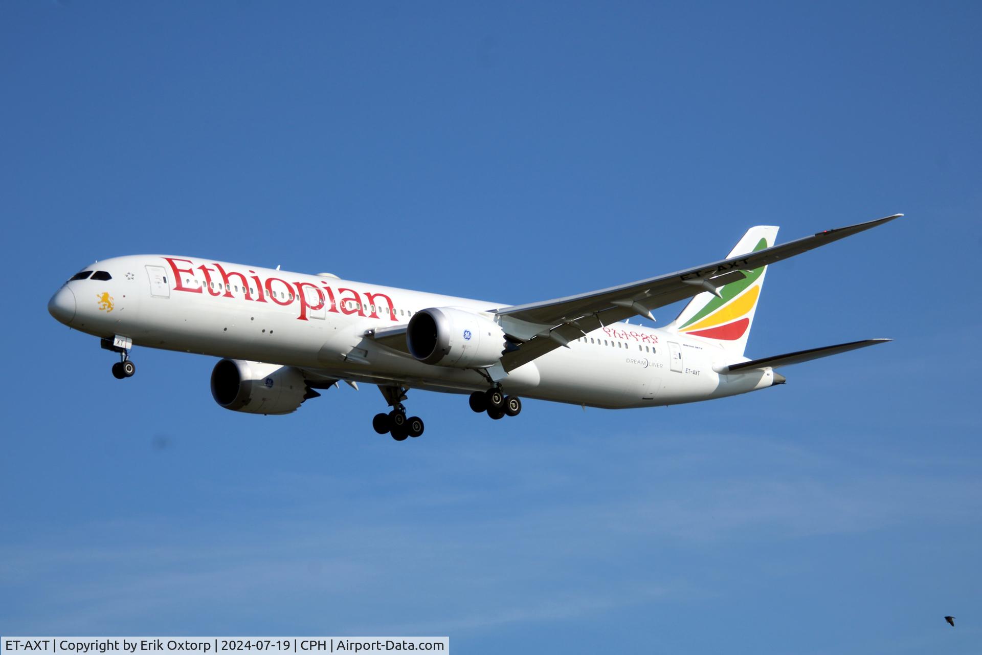 ET-AXT, 2022 Boeing 787-9 Dreamliner C/N 65098, ET-AXT landing rw 22L