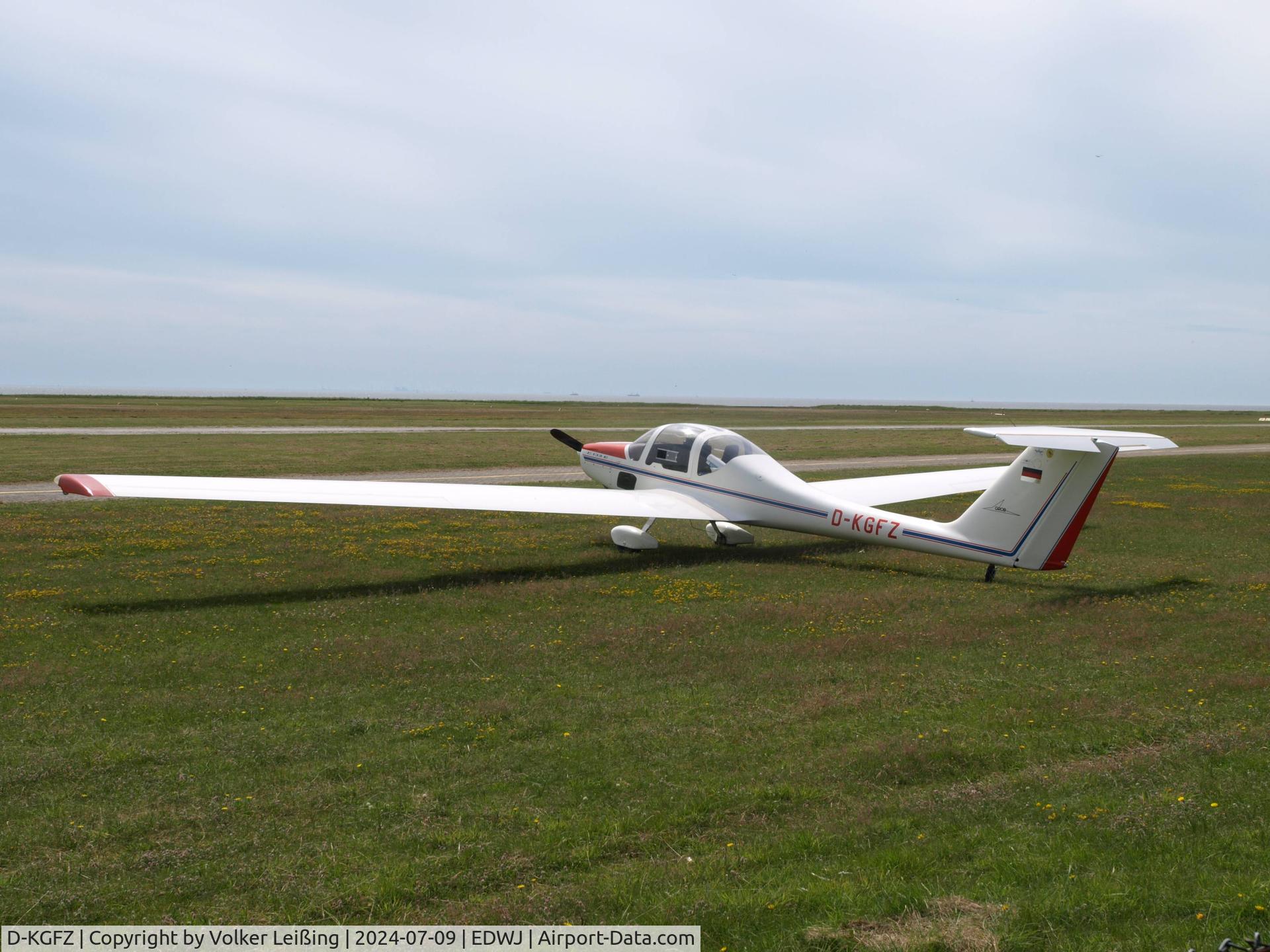 D-KGFZ, 1984 Grob G-109B C/N 6282, parking